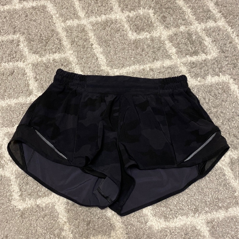 Hotty Hot Low-Rise Lined Shorts 2.5”